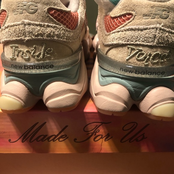 New Balance Kids' Tan and Pink Sneakers Men’s size 4 - Picture 2 of 6